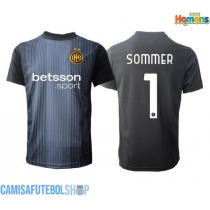 Camisa de time de futebol Inter Milan Yann Sommer #1 Goleiro Replicas 1º Equipamento 2025-26 Manga Curta